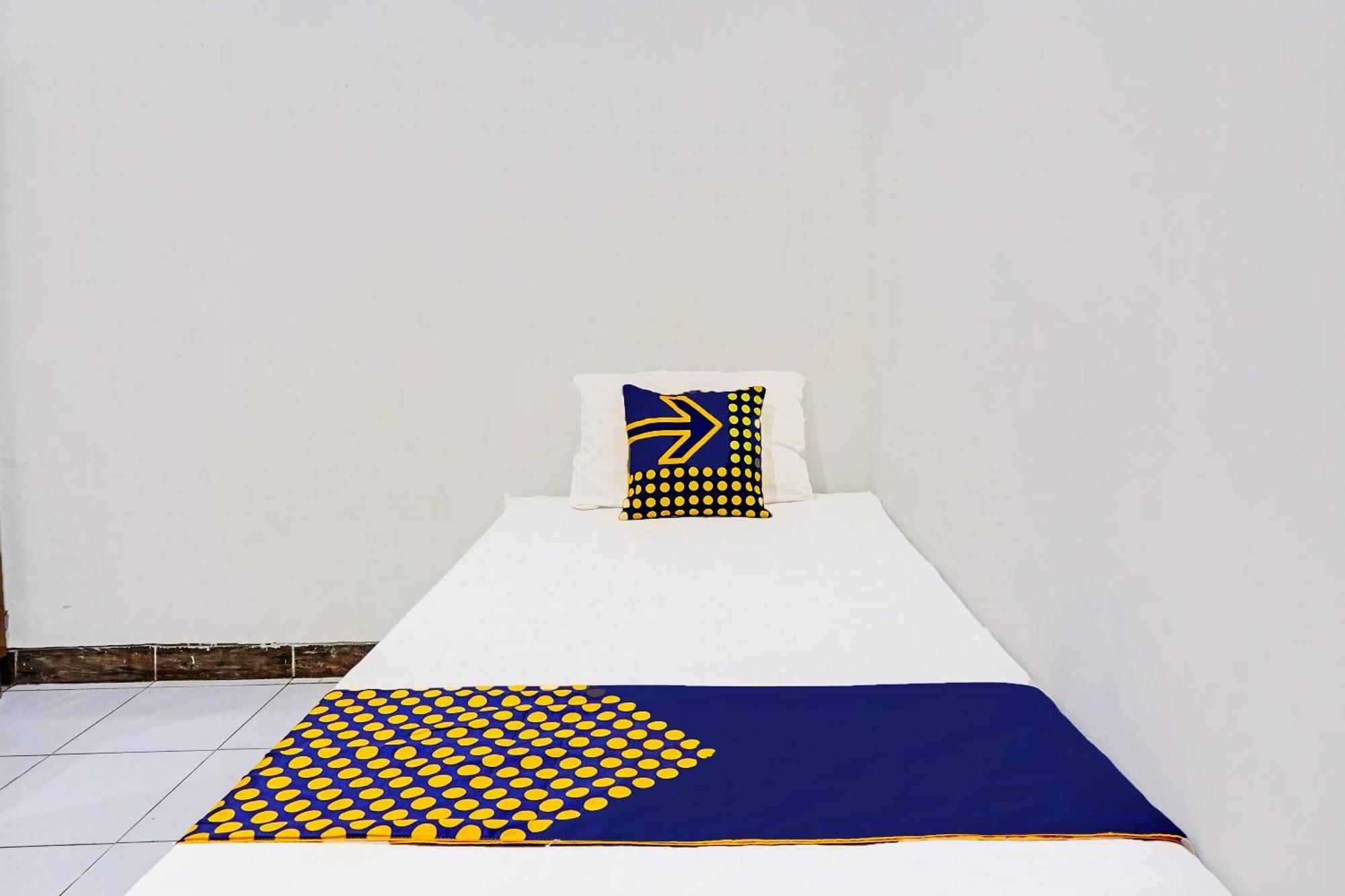 Oyo Life 91896 Kost Bu Dewi Syariah Hotel Pasuruan Luaran gambar