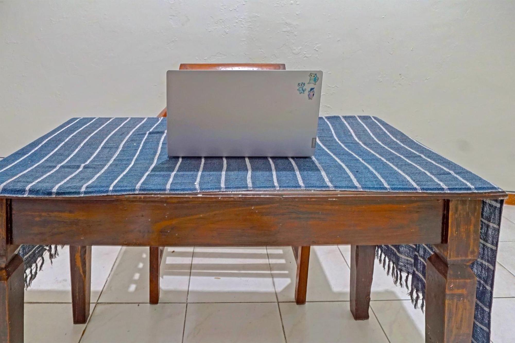 Oyo Life 91896 Kost Bu Dewi Syariah Hotel Pasuruan Luaran gambar