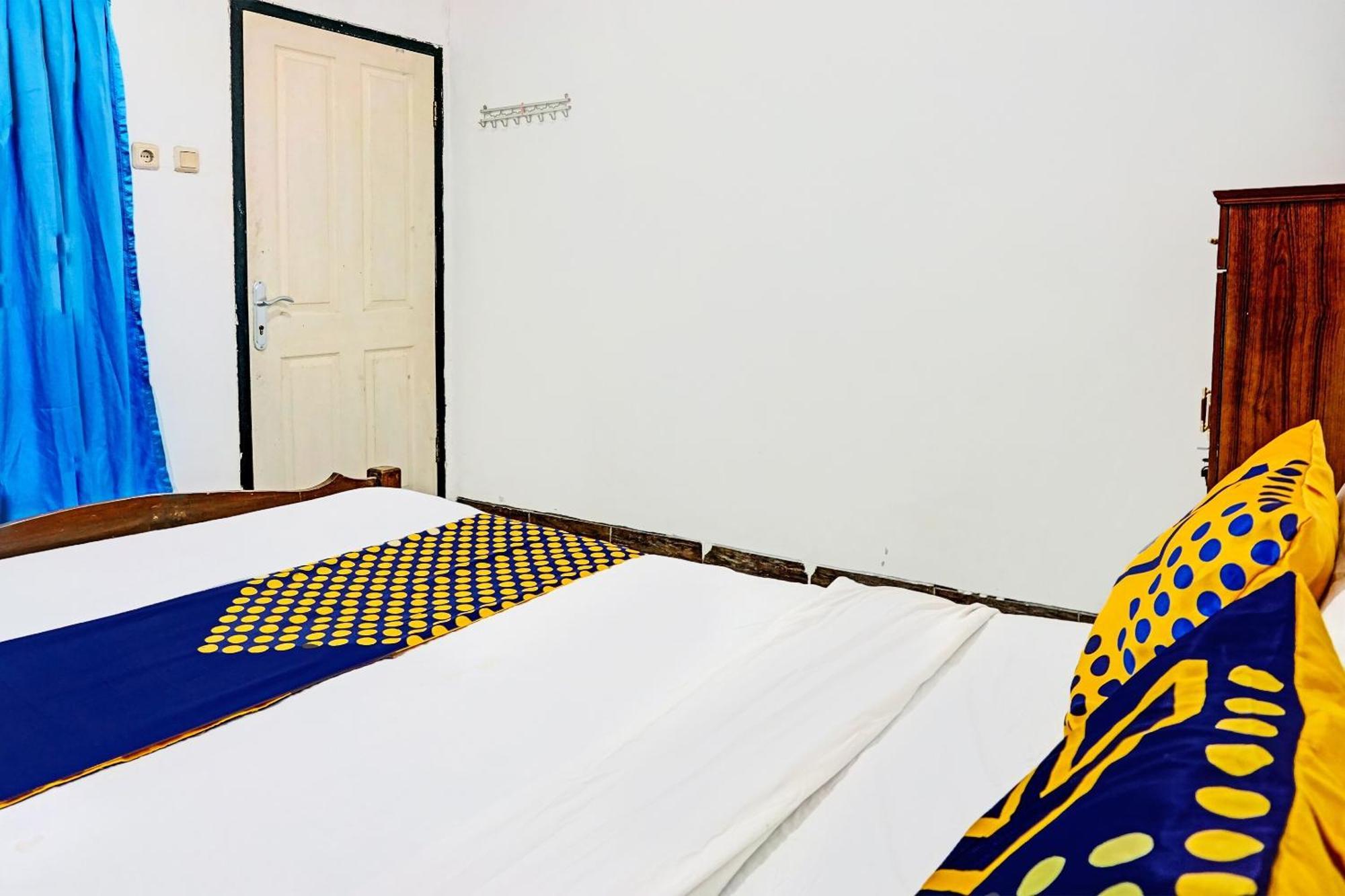 Oyo Life 91896 Kost Bu Dewi Syariah Hotel Pasuruan Luaran gambar