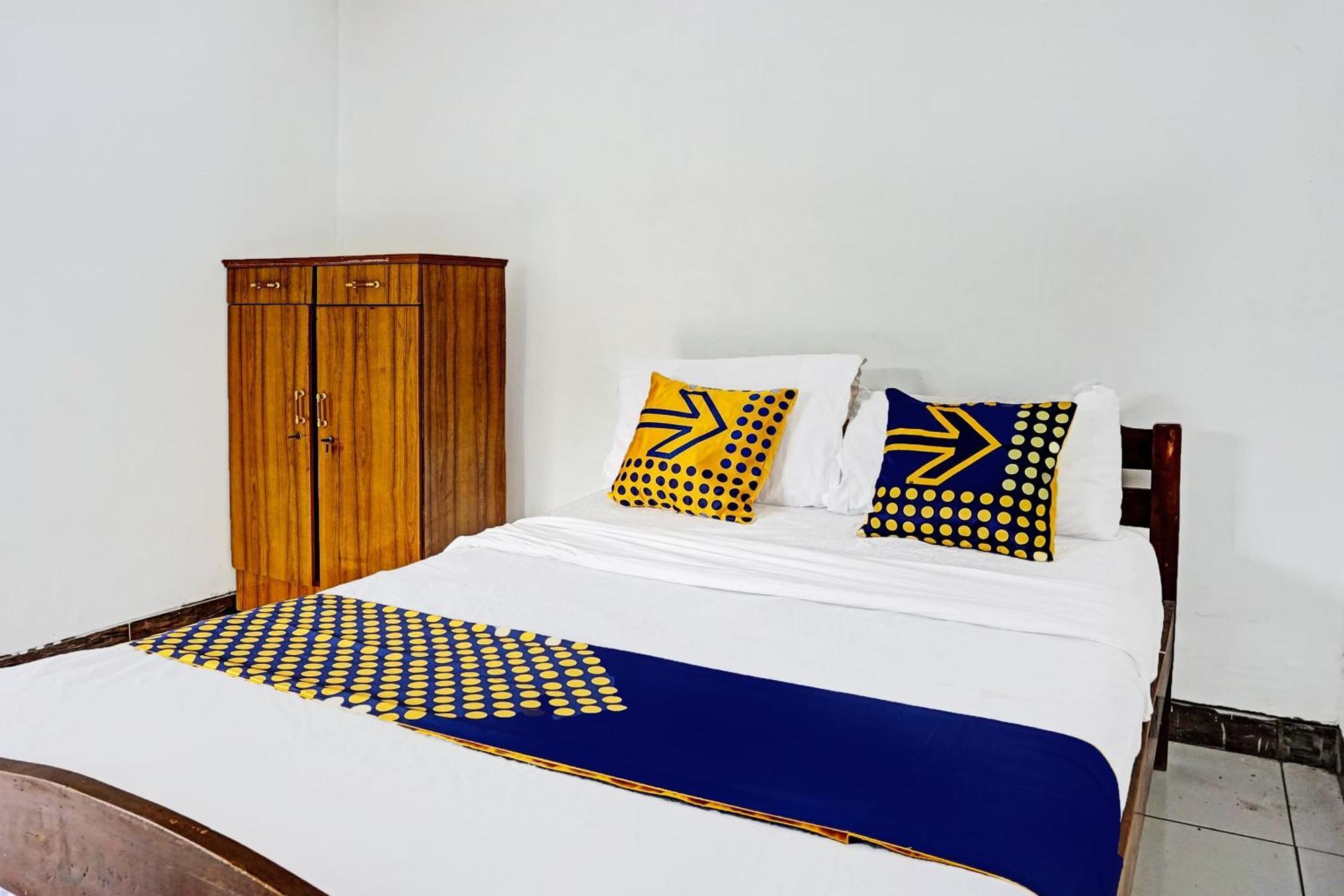 Oyo Life 91896 Kost Bu Dewi Syariah Hotel Pasuruan Luaran gambar